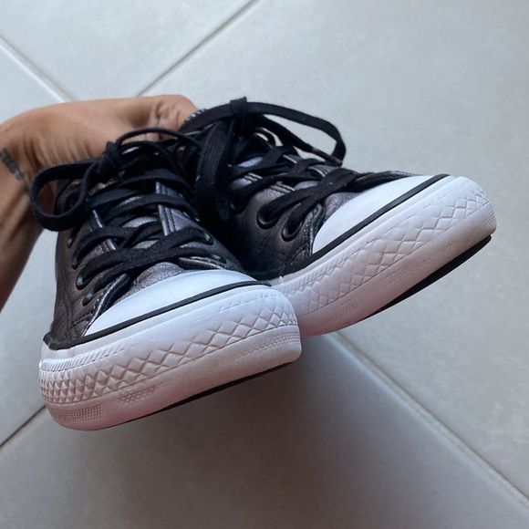 Converse All Star Women's Shoe Metallic Gray Low Top Leather Size 5 - Picture 9 of 10